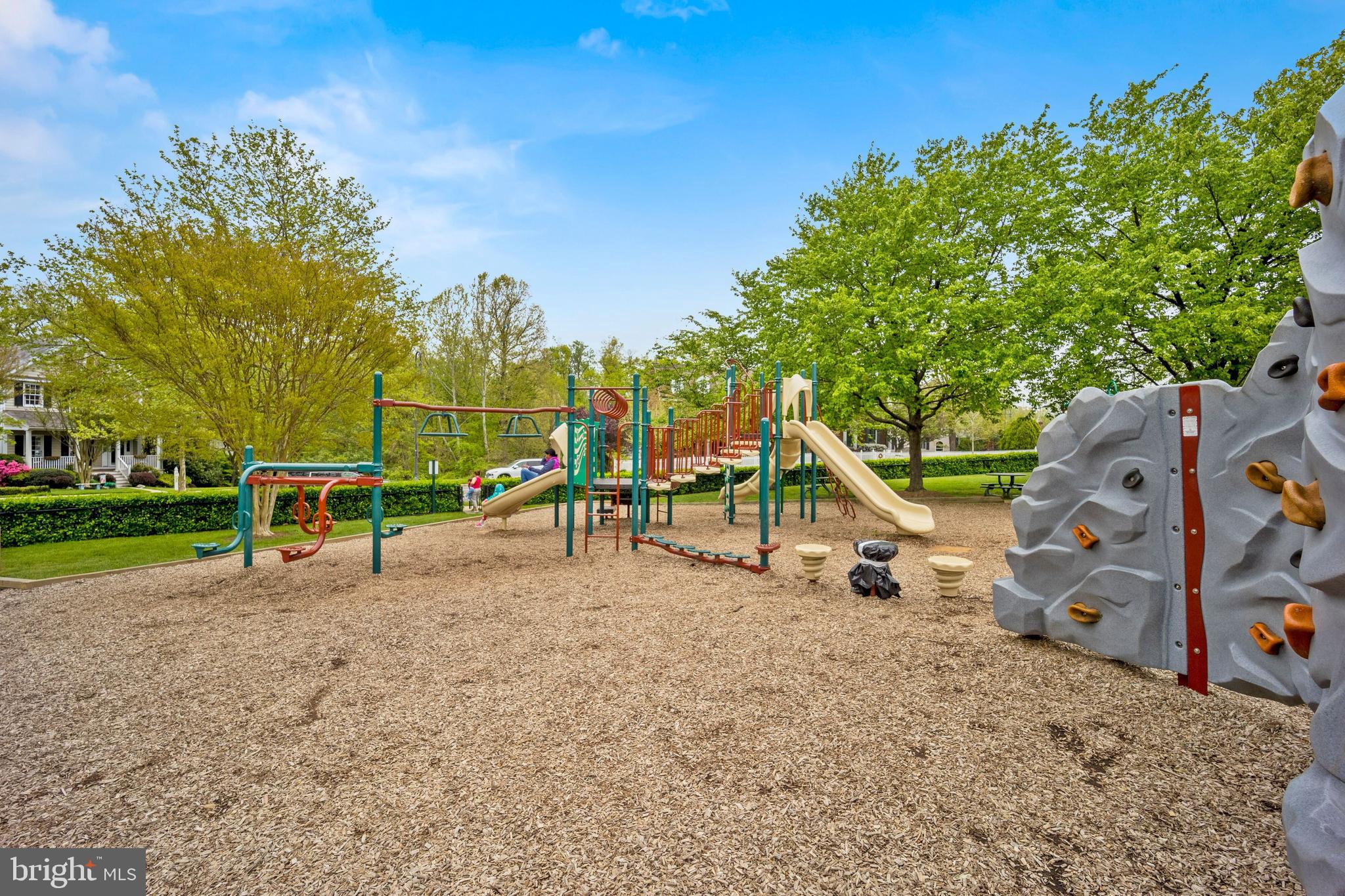 605 KENT OAKS WAY