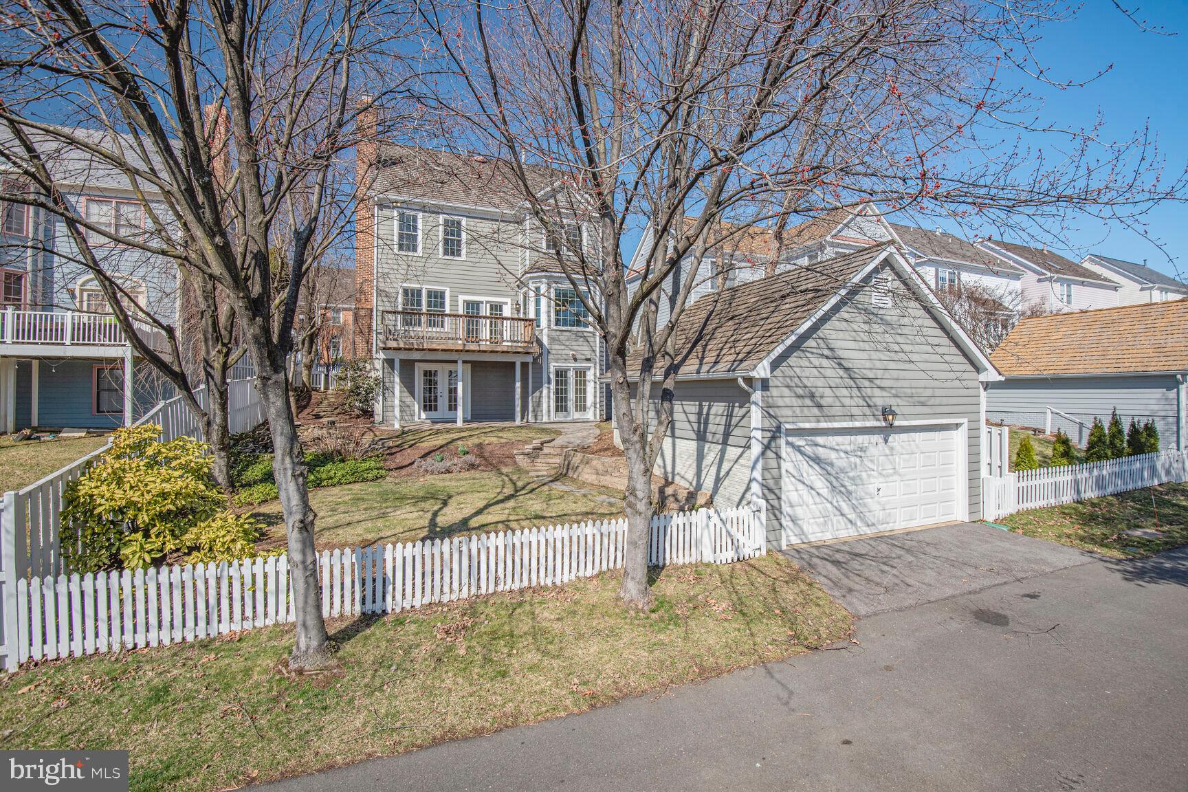 605 KENT OAKS WAY