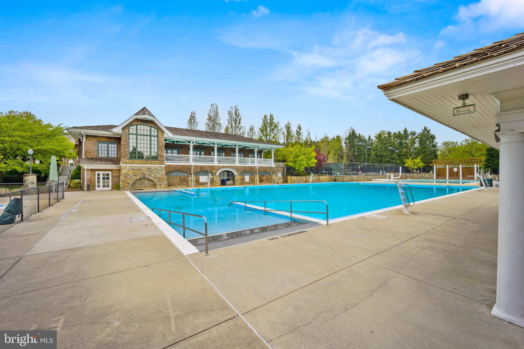 605 KENT OAKS WAY