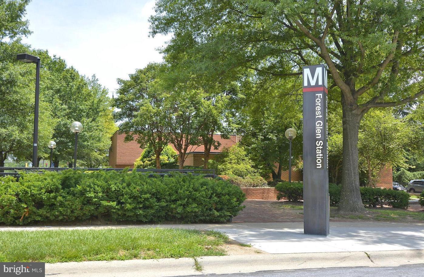 10110 BRUNETT AVENUE