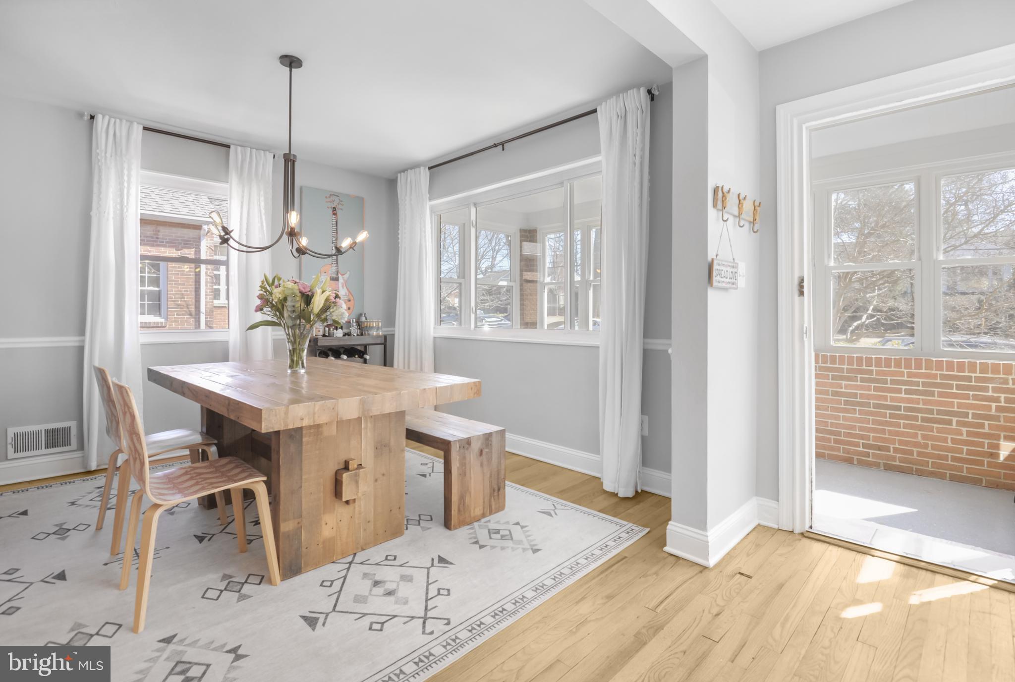 10110 BRUNETT AVENUE