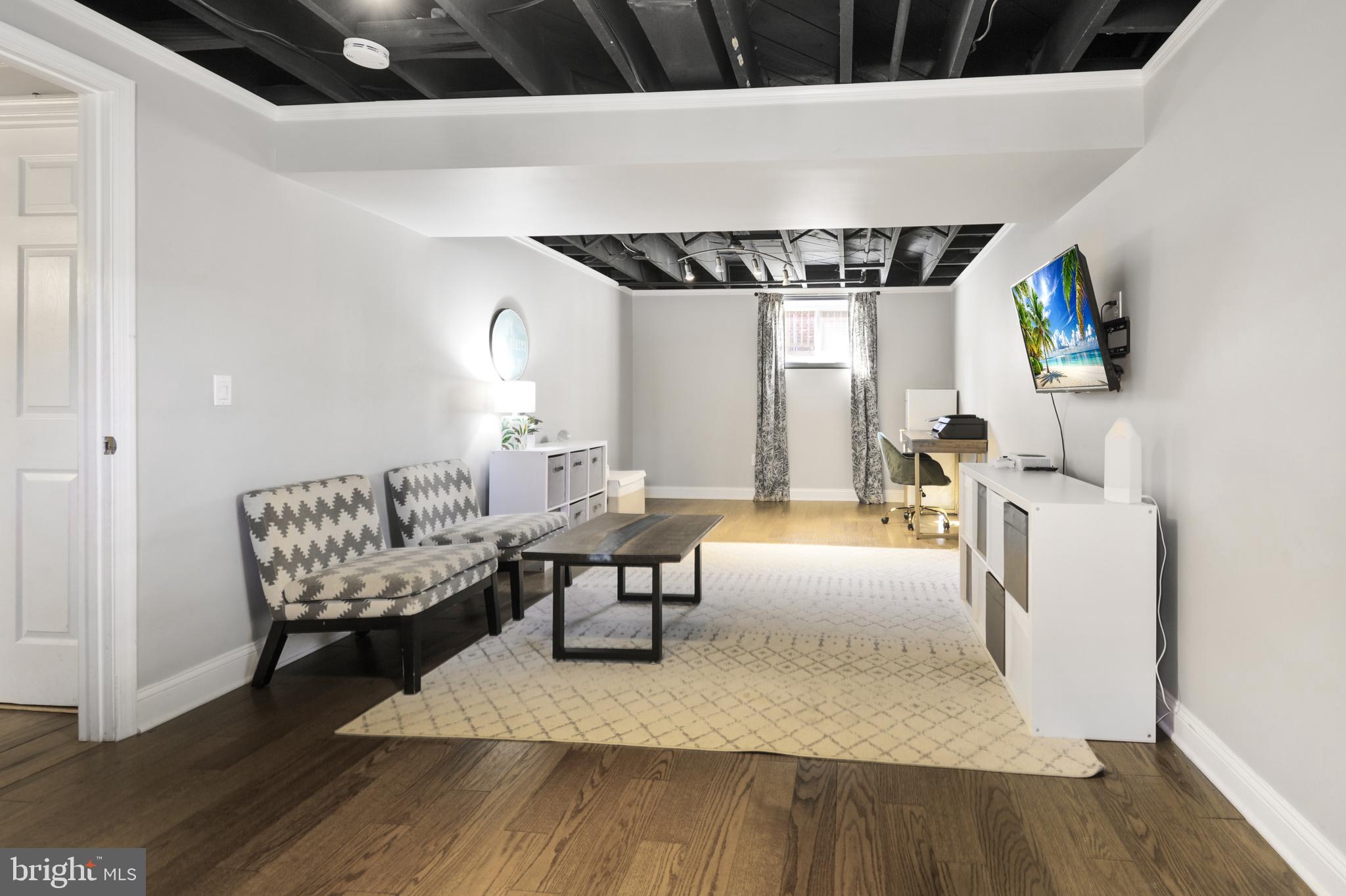 10110 BRUNETT AVENUE