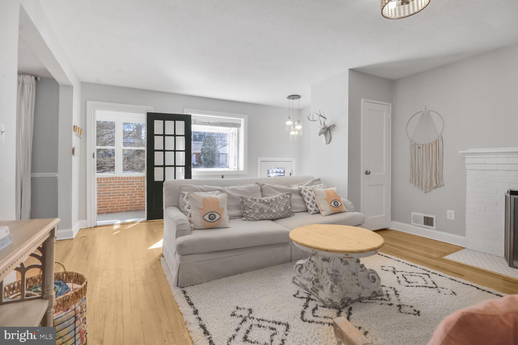 10110 BRUNETT AVENUE