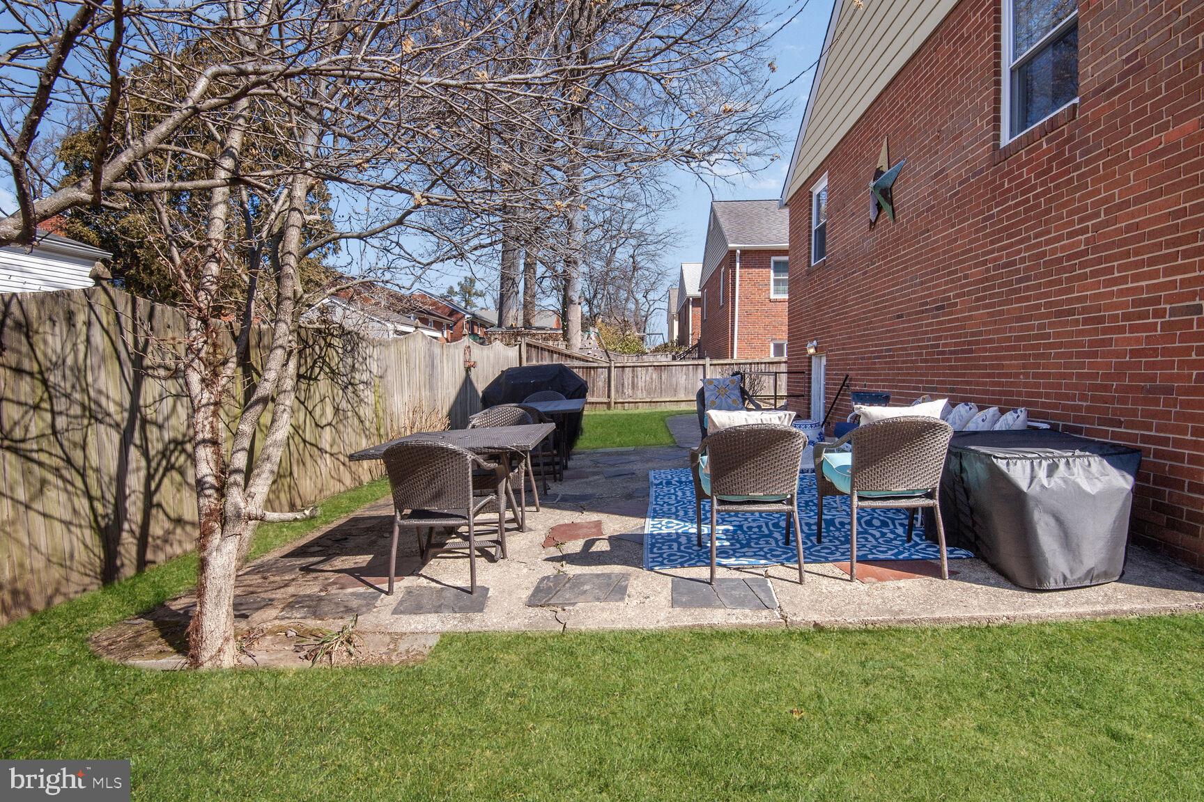 10110 BRUNETT AVENUE