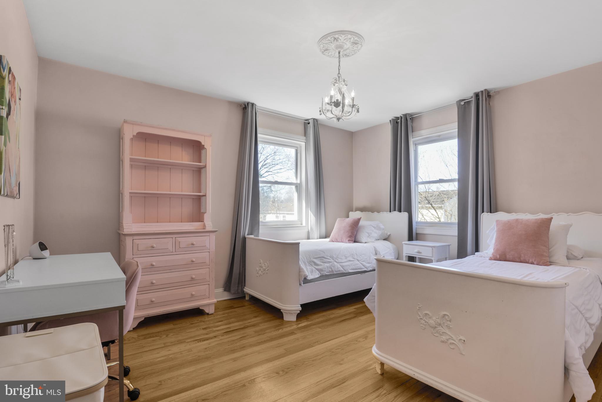 10110 BRUNETT AVENUE