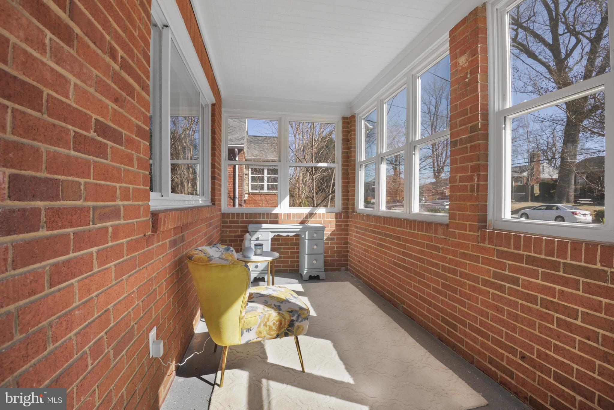 10110 BRUNETT AVENUE