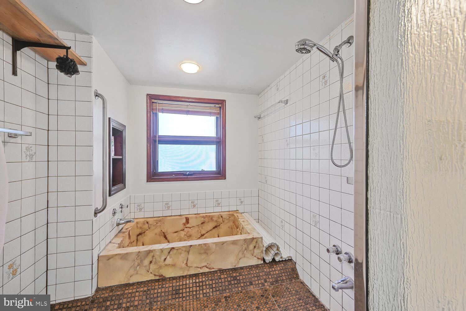 7213 RIDGEWOOD AVENUE