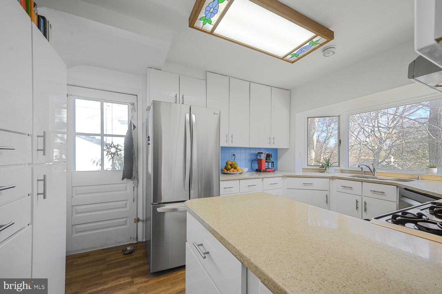 7213 RIDGEWOOD AVENUE