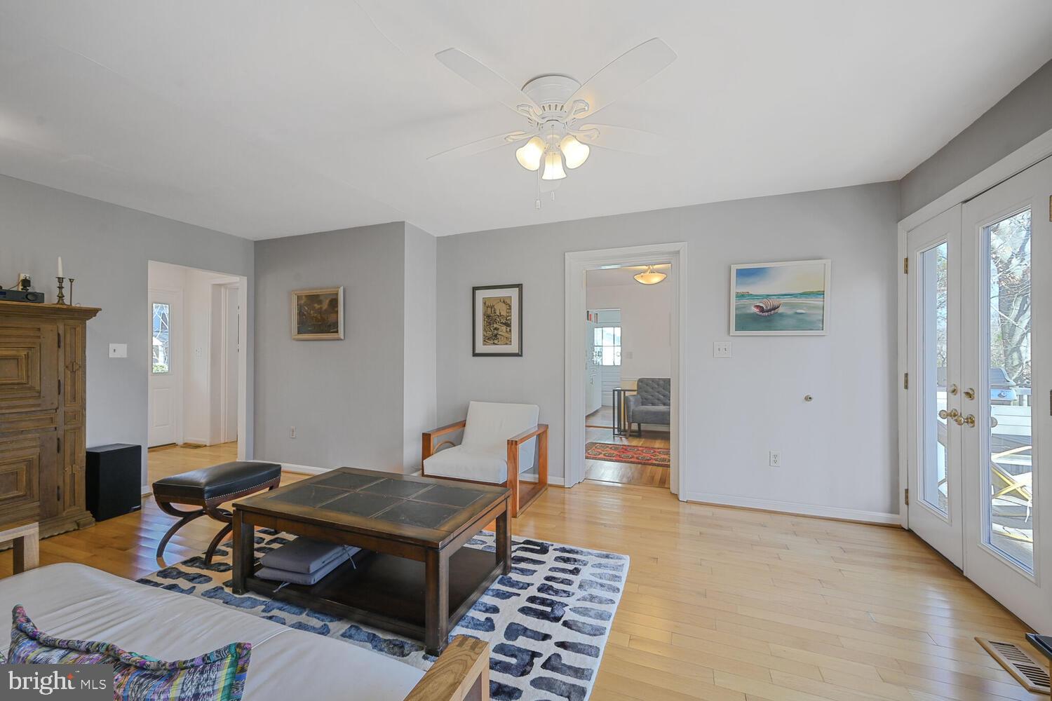 7213 RIDGEWOOD AVENUE