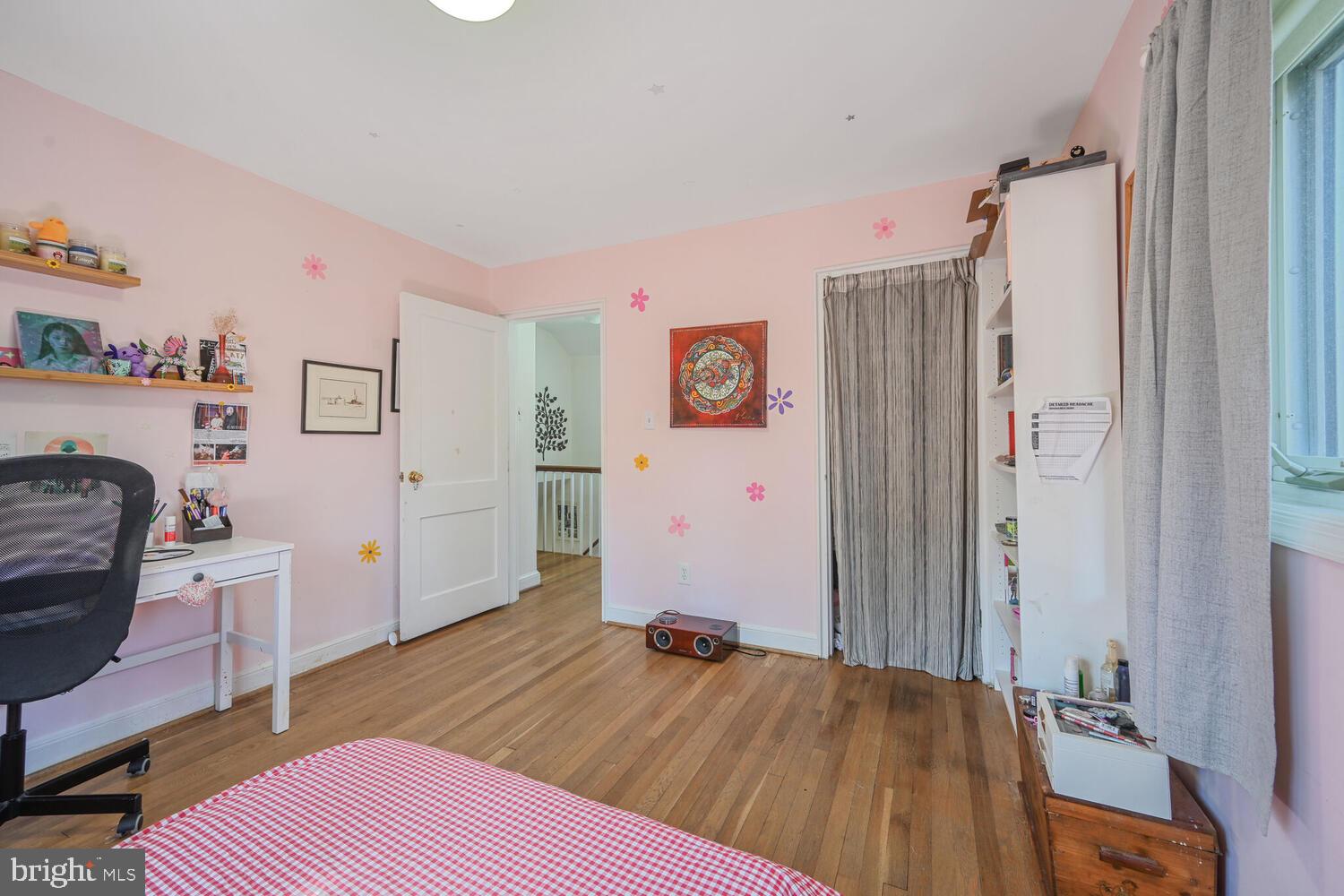 7213 RIDGEWOOD AVENUE