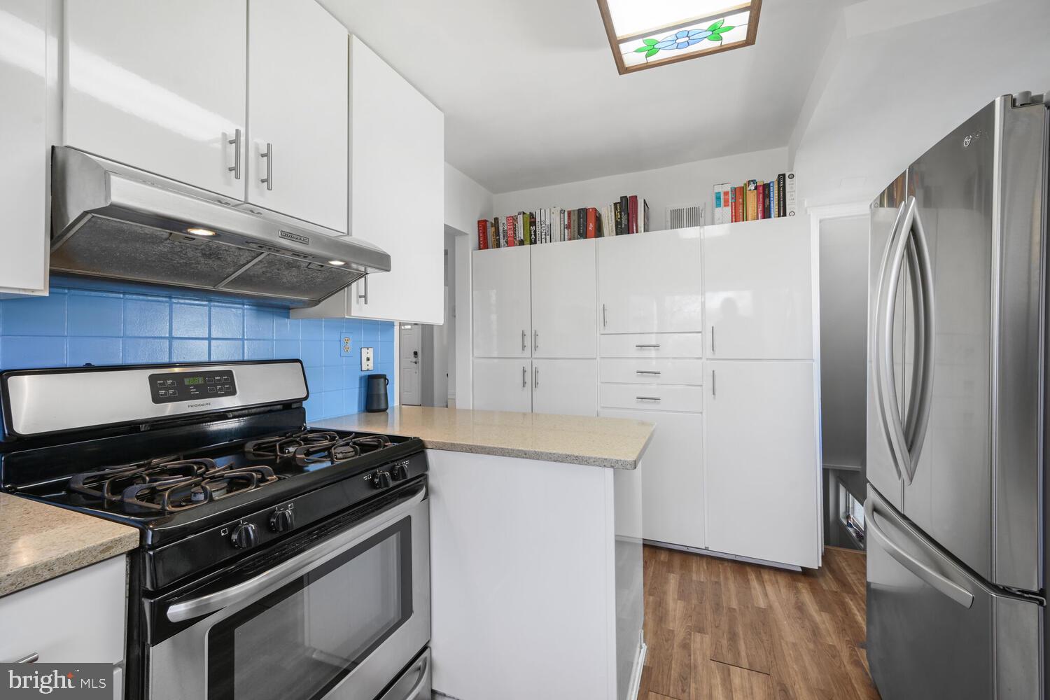 7213 RIDGEWOOD AVENUE