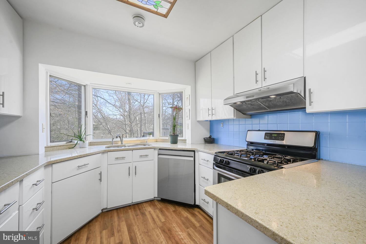 7213 RIDGEWOOD AVENUE