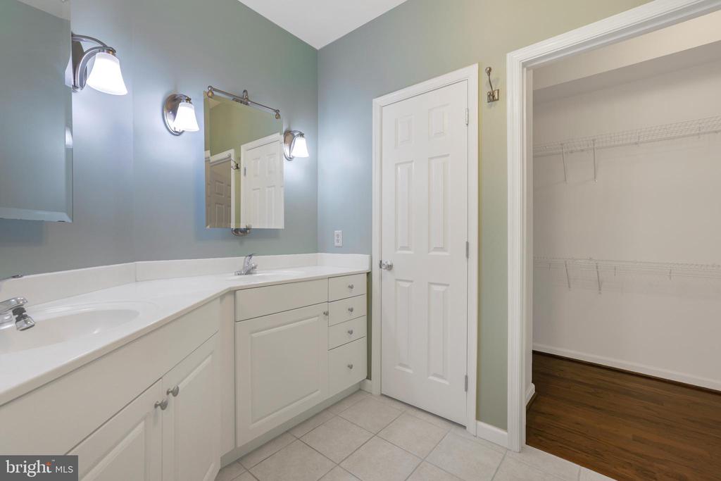31 BOOTH STREET 251