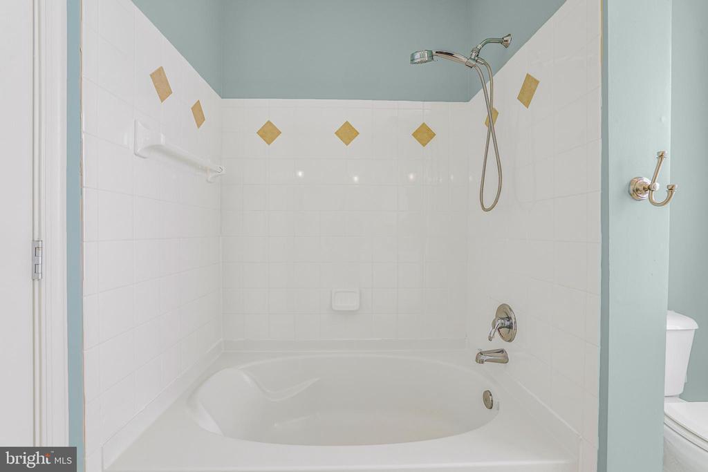 31 BOOTH STREET 251