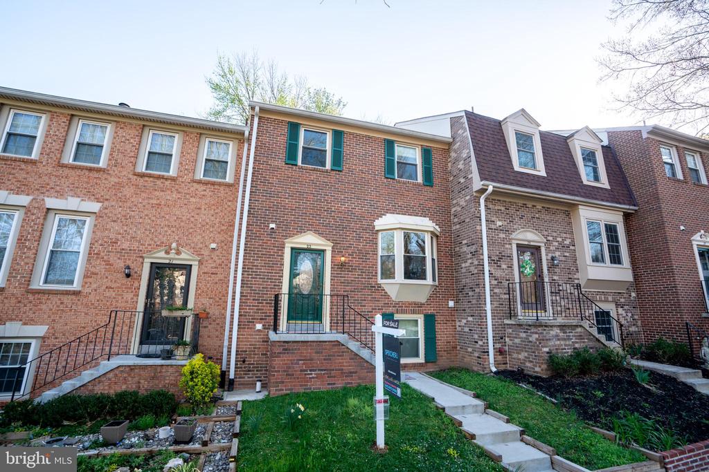 23 APPLE SEED LANE