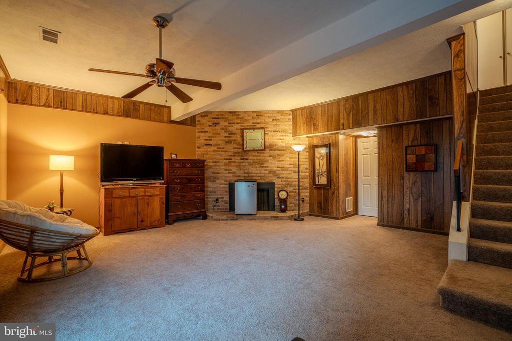 23 APPLE SEED LANE