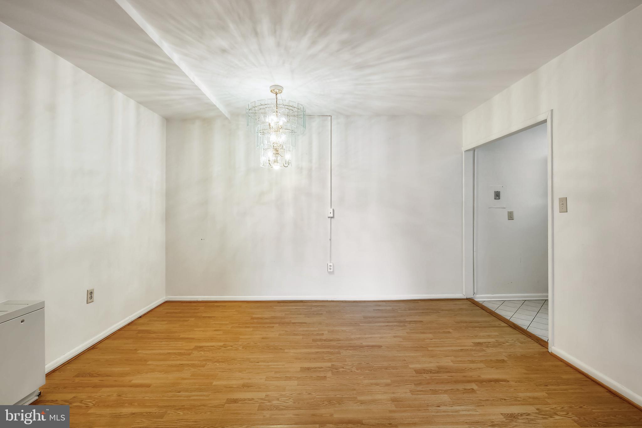 10401 GROSVENOR PLACE 123