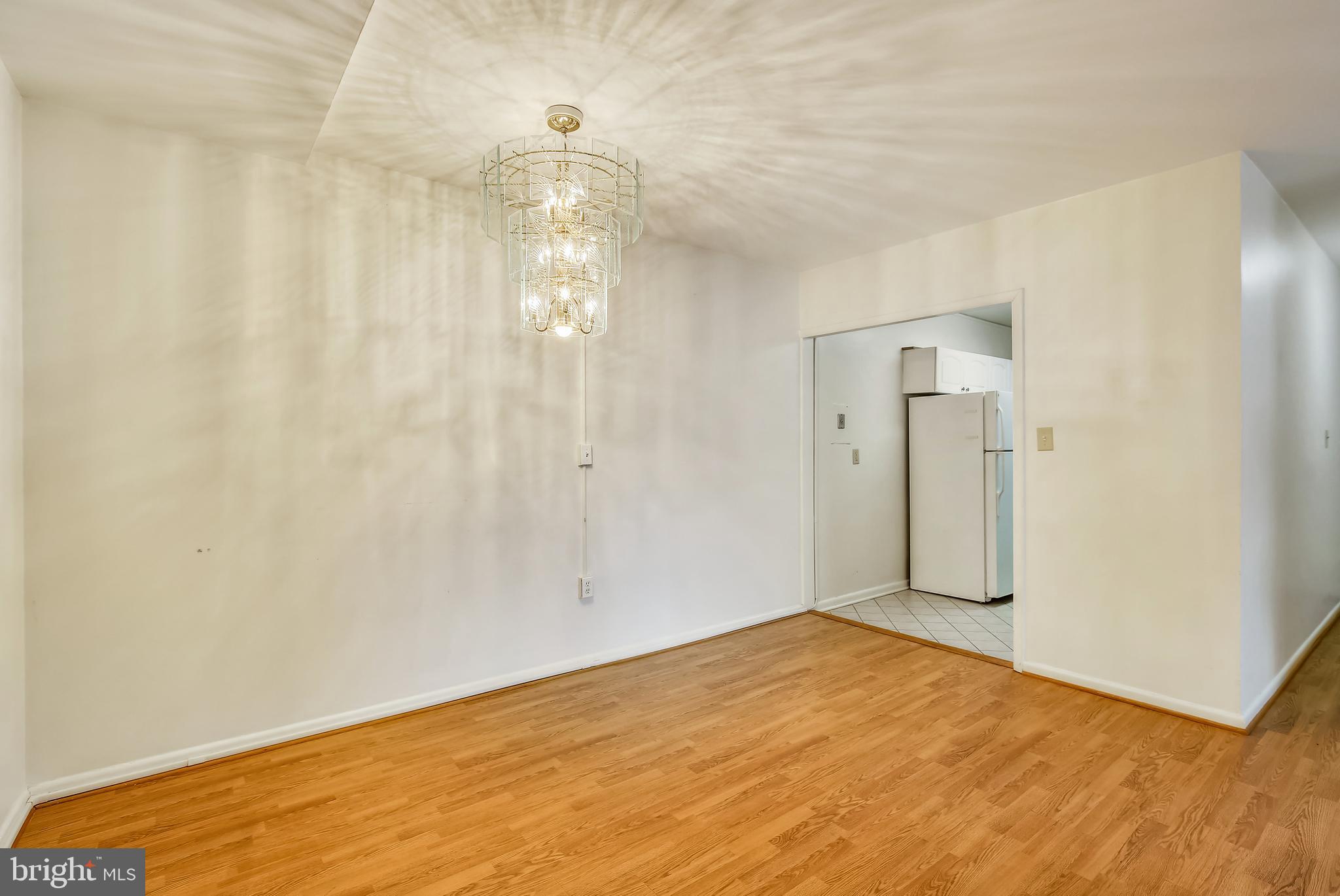 10401 GROSVENOR PLACE 123