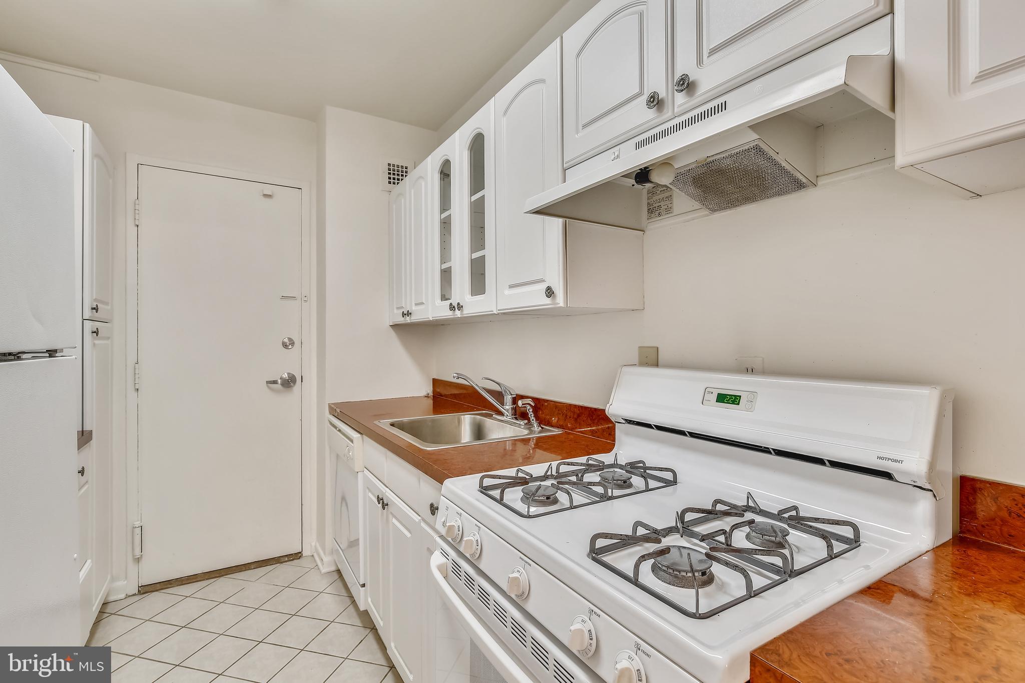 10401 GROSVENOR PLACE 123