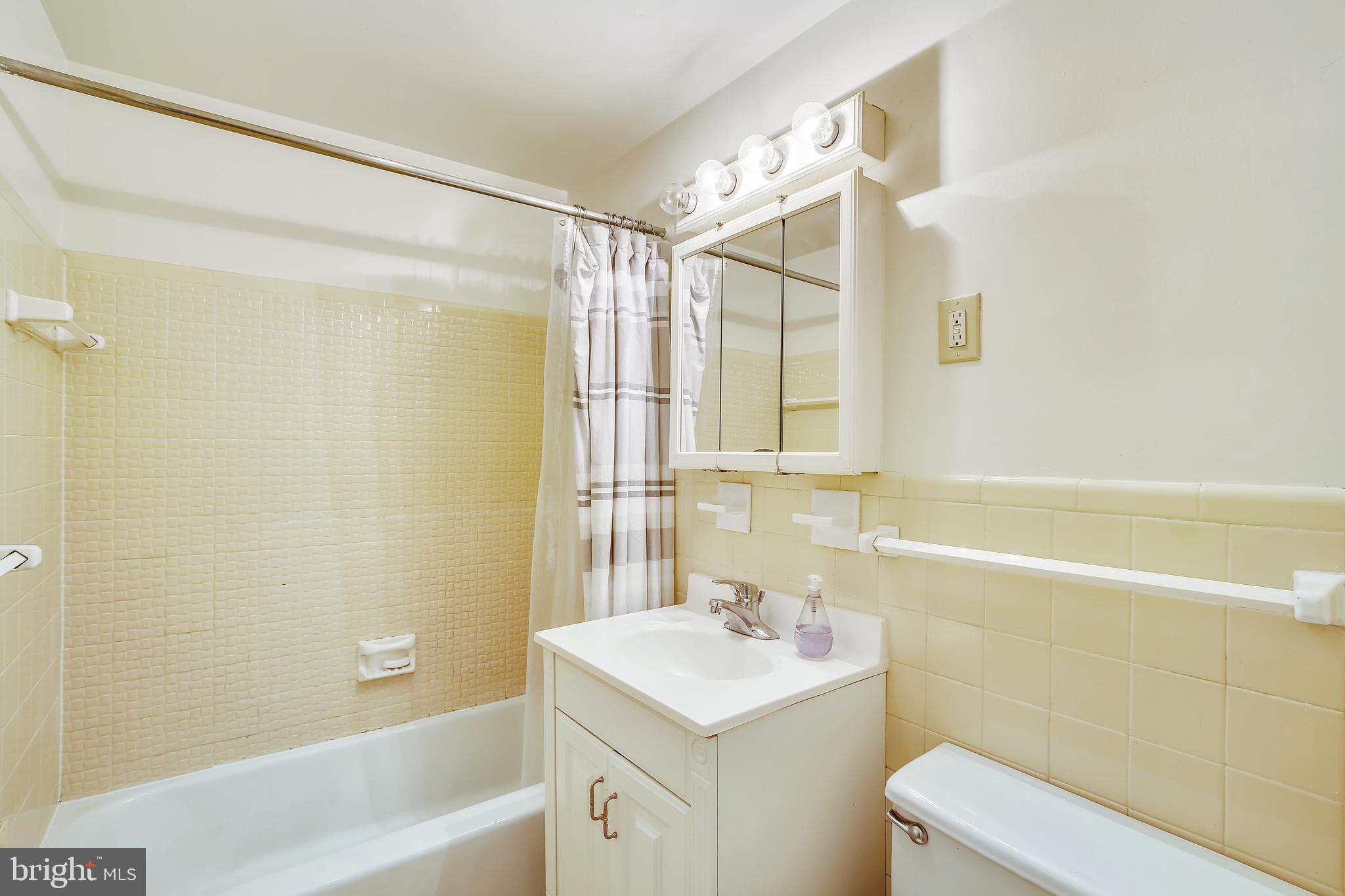 10401 GROSVENOR PLACE 123