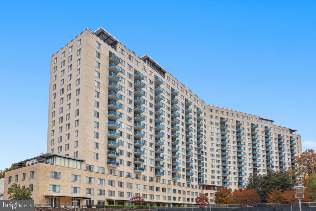 10401 GROSVENOR PLACE 123