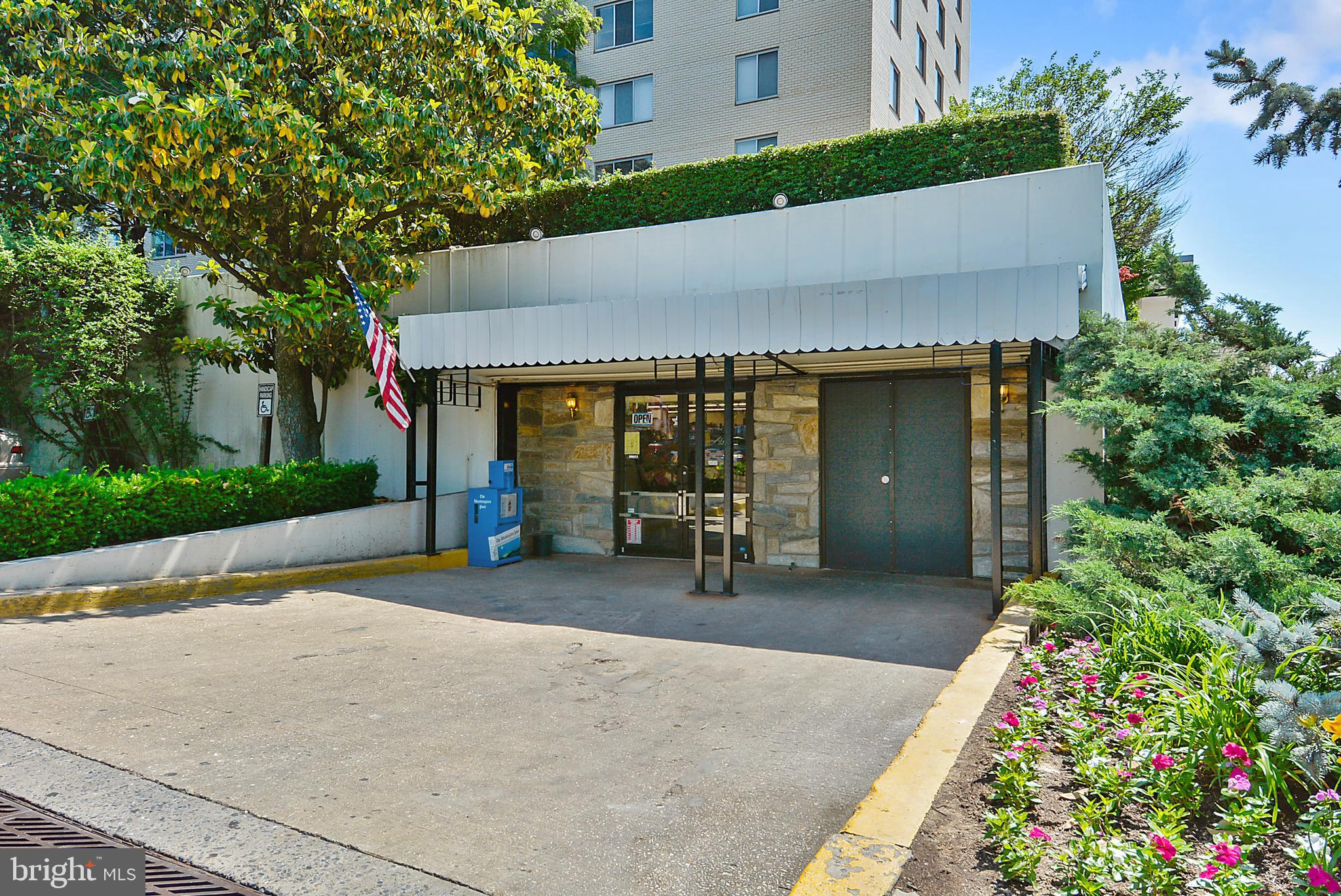 10401 GROSVENOR PLACE 123