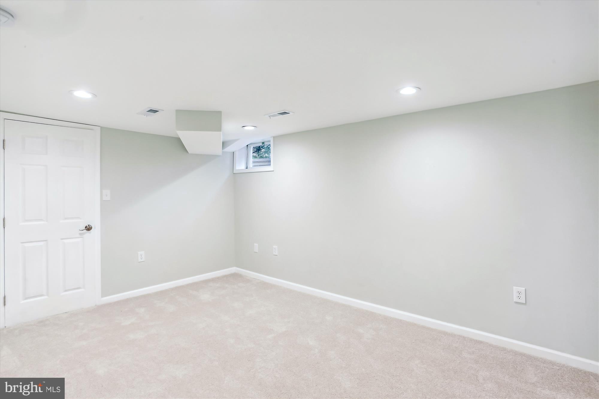 15707 SYCAMORE LANE