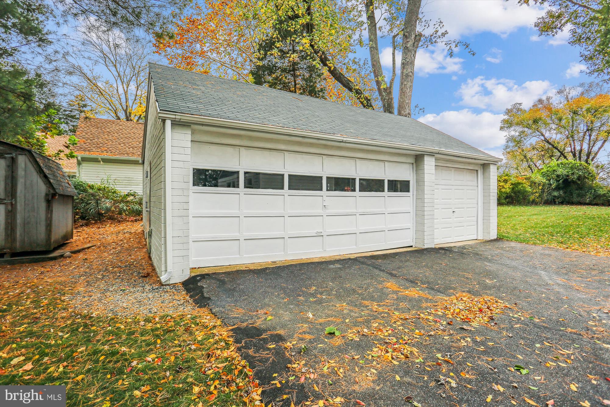 15707 SYCAMORE LANE