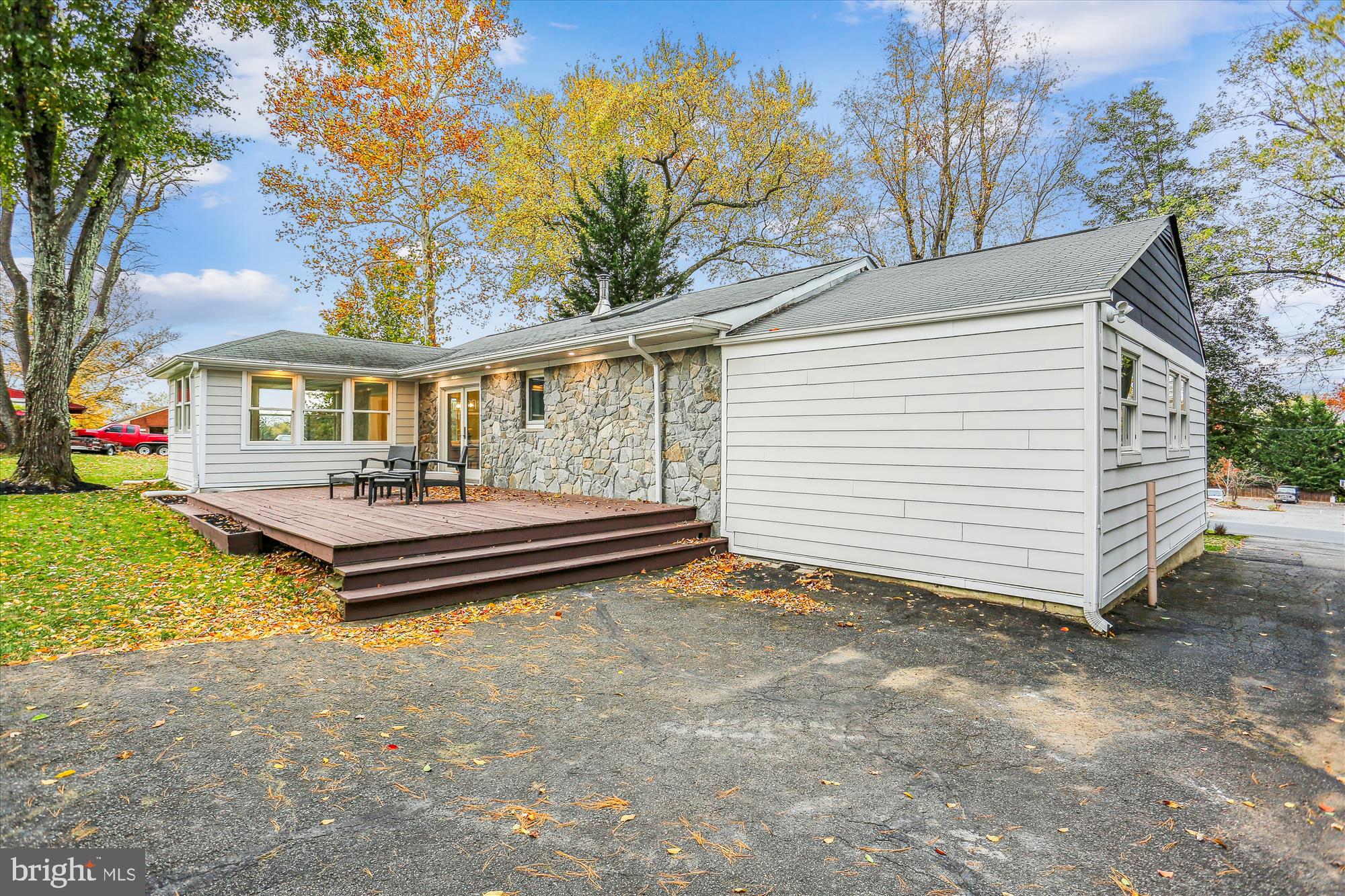 15707 SYCAMORE LANE