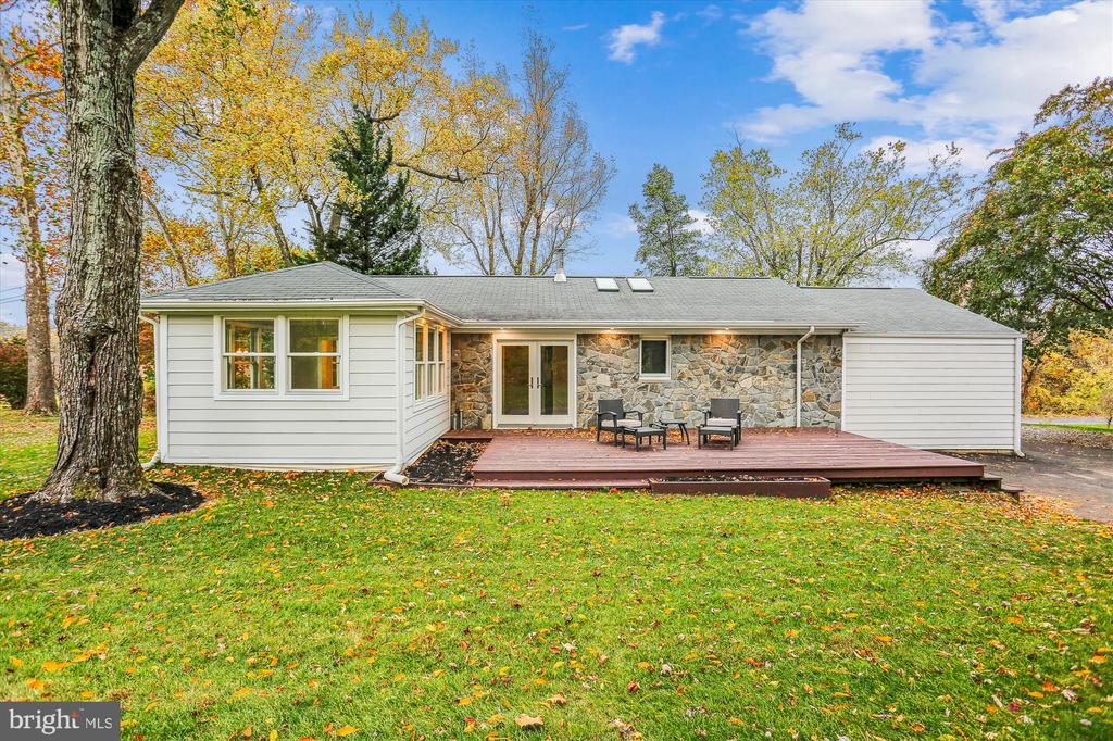 15707 SYCAMORE LANE
