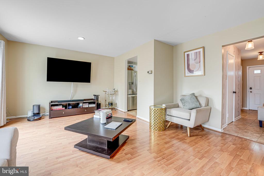 14854 HAMMERSMITH CIRCLE