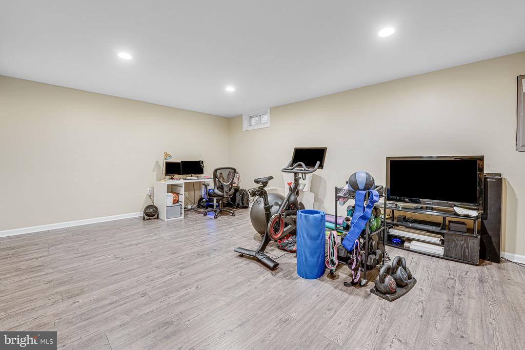 14854 HAMMERSMITH CIRCLE