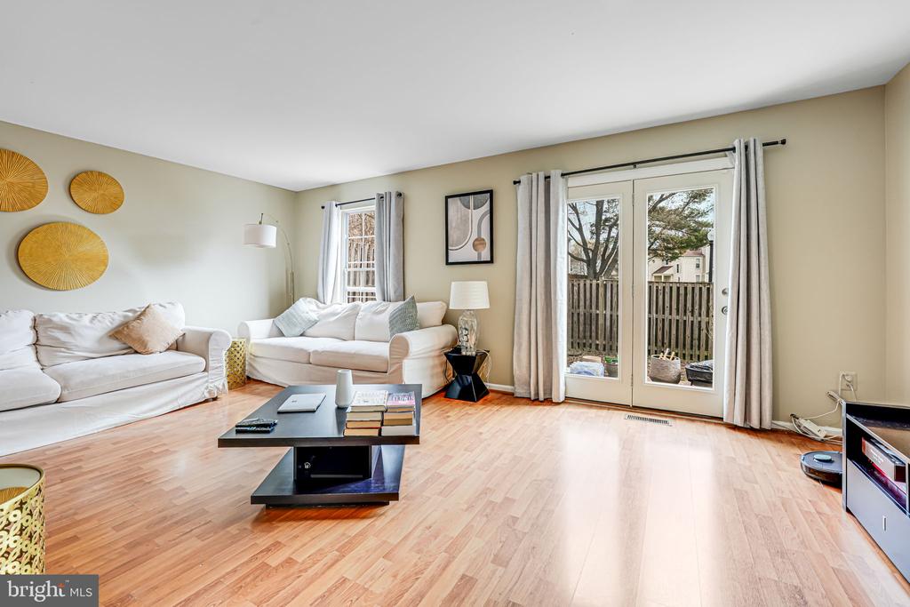 14854 HAMMERSMITH CIRCLE