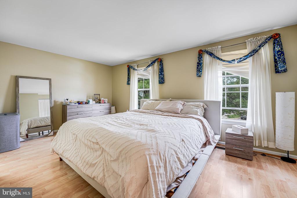14854 HAMMERSMITH CIRCLE