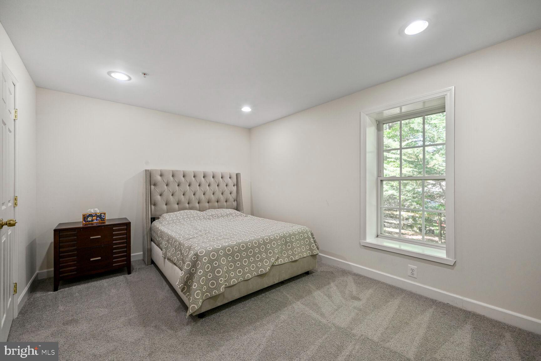 9 HENSON OAKS LANE
