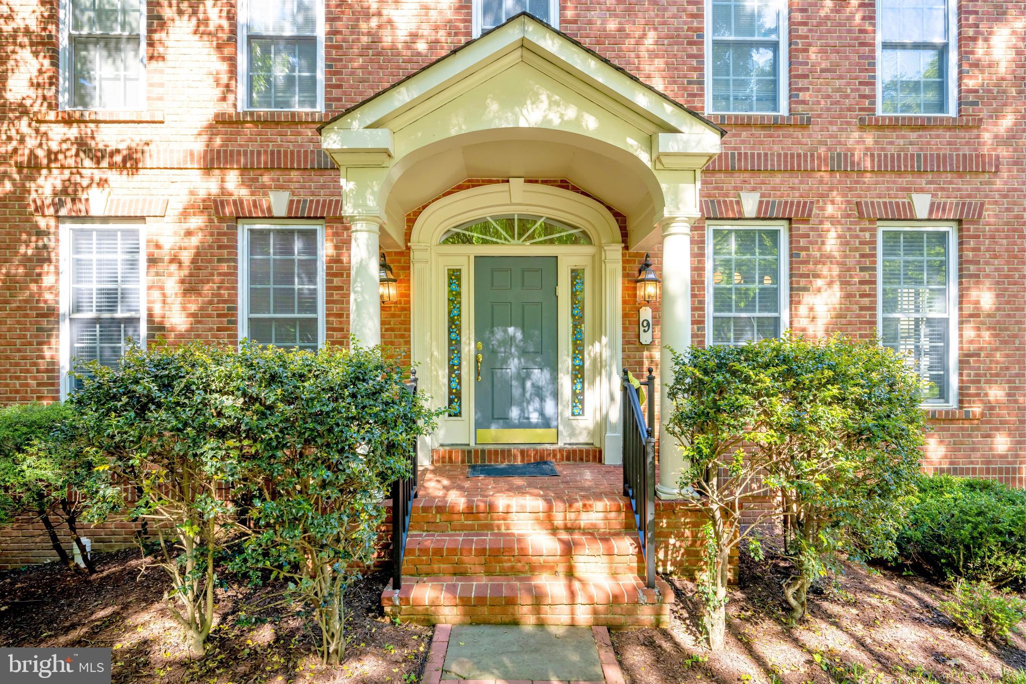 9 HENSON OAKS LANE