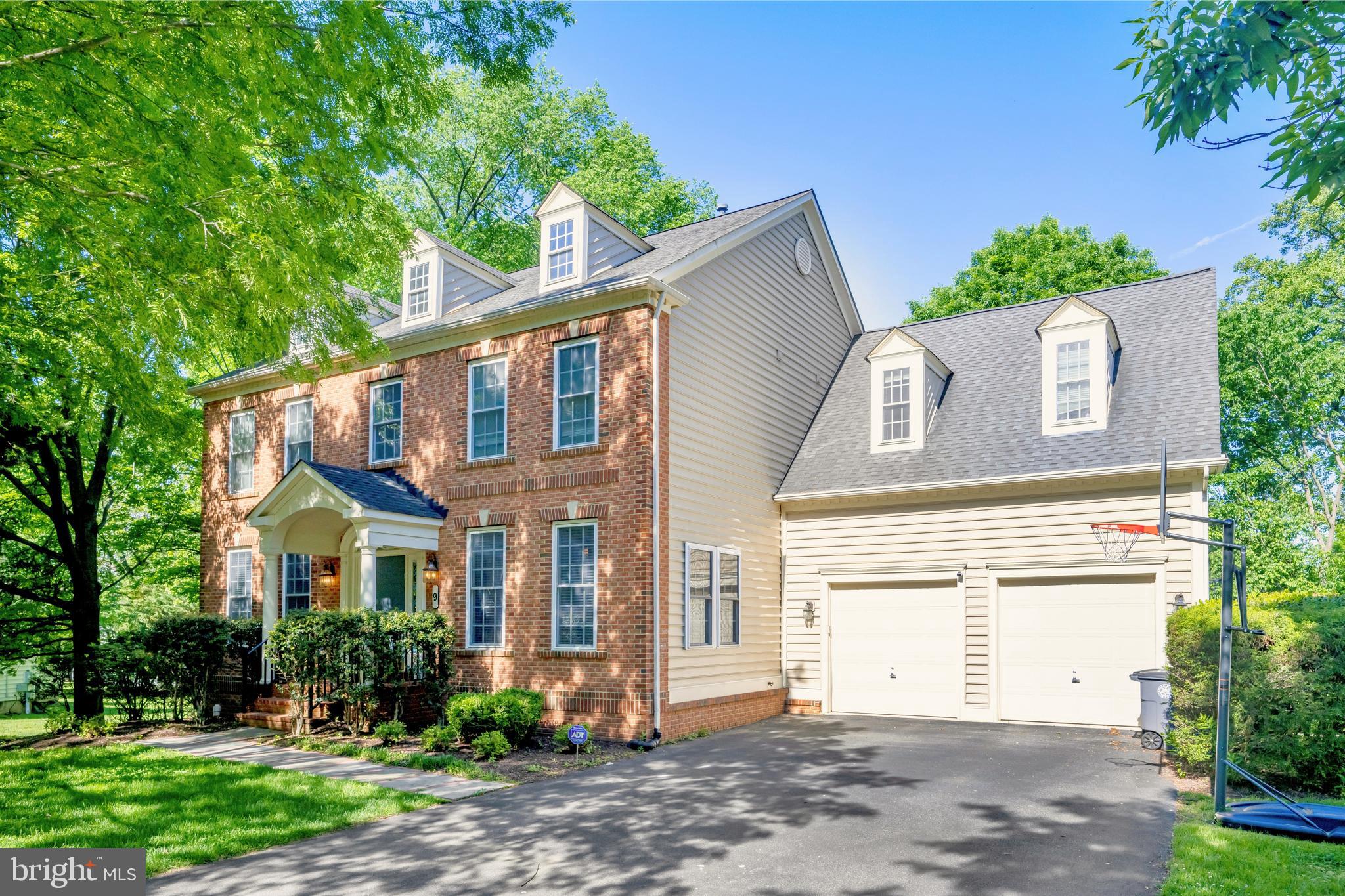 9 HENSON OAKS LANE