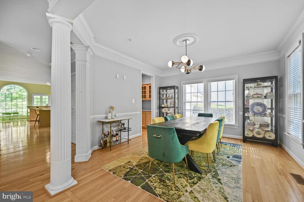 9 HENSON OAKS LANE