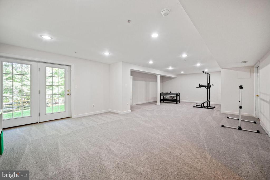 9 HENSON OAKS LANE