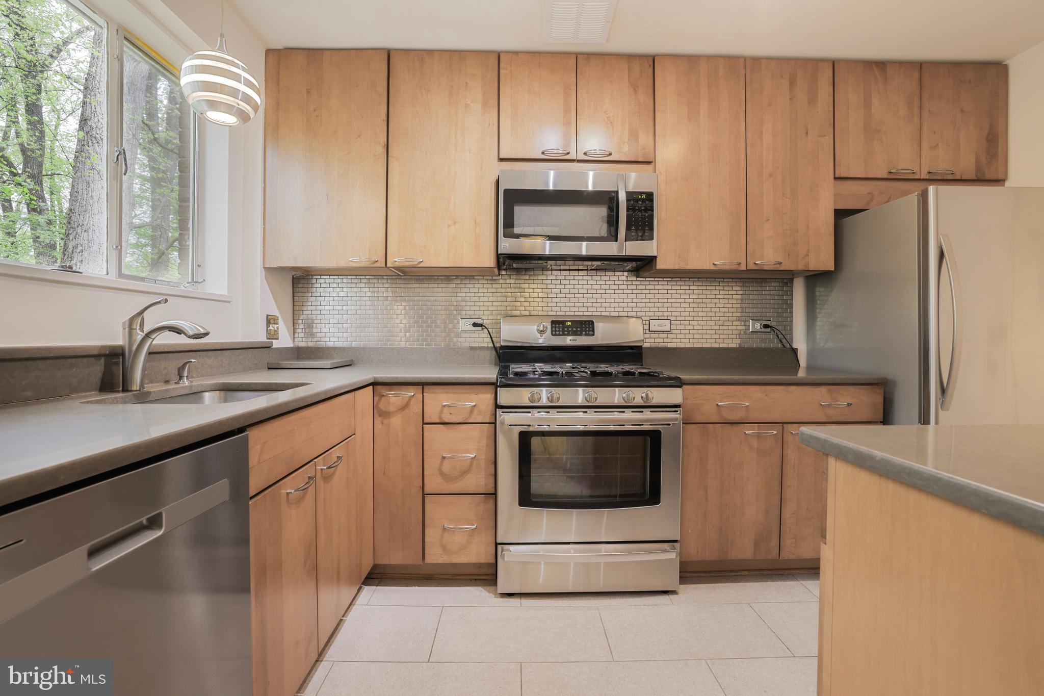 10504 MONTROSE AVENUE M-202