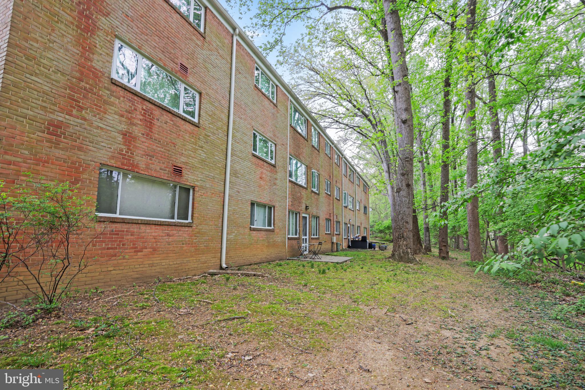 10504 MONTROSE AVENUE M-202