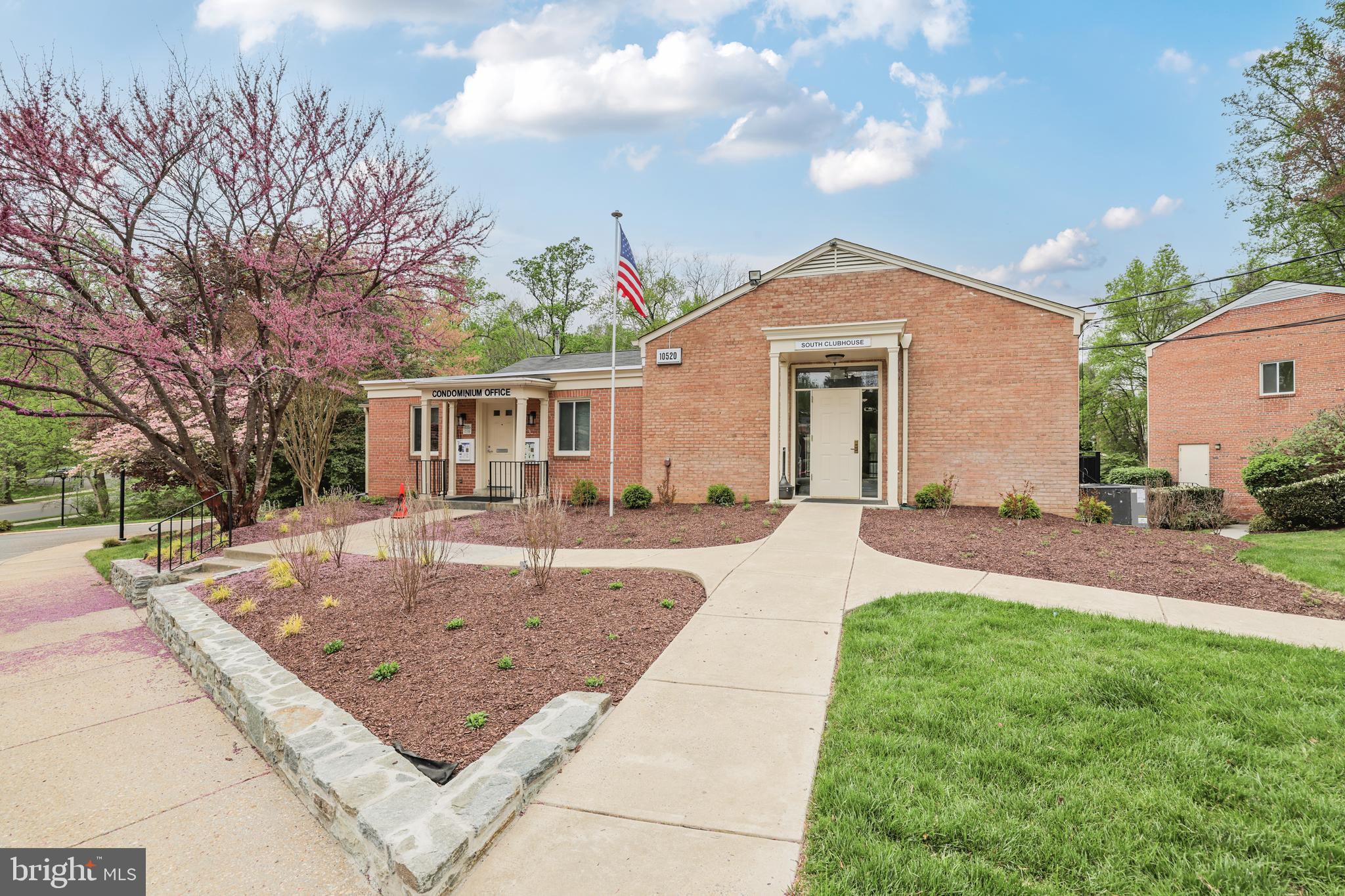 10504 MONTROSE AVENUE M-202