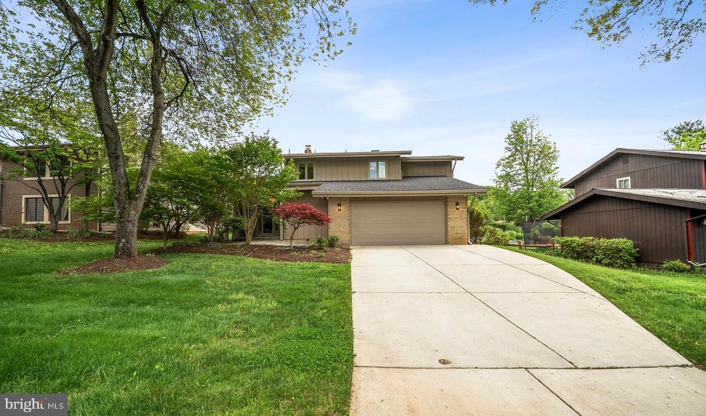 11121 BROAD GREEN DRIVE