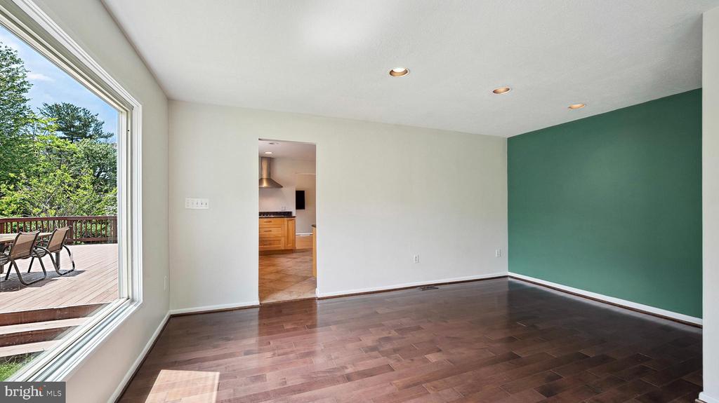 11121 BROAD GREEN DRIVE