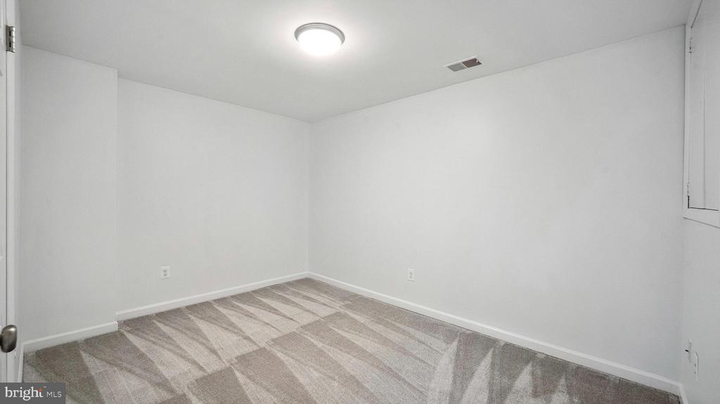 11121 BROAD GREEN DRIVE