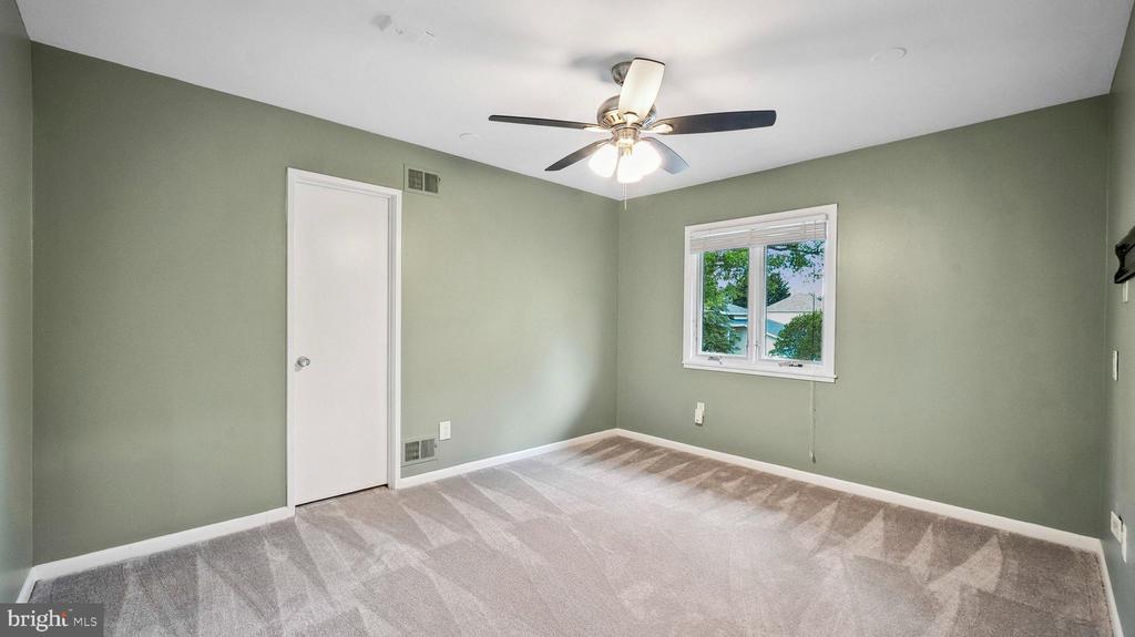 11121 BROAD GREEN DRIVE