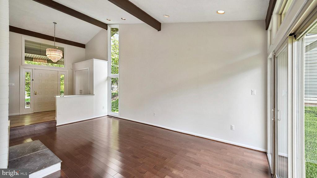 11121 BROAD GREEN DRIVE