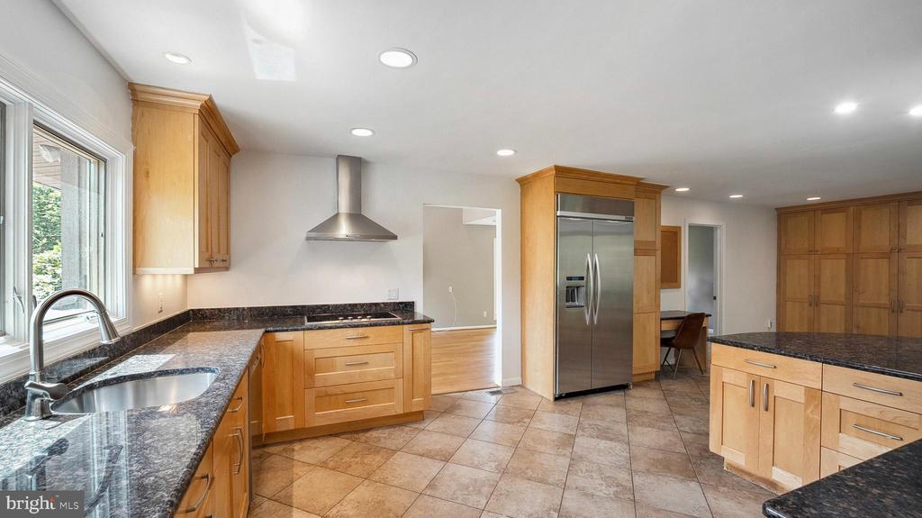 11121 BROAD GREEN DRIVE
