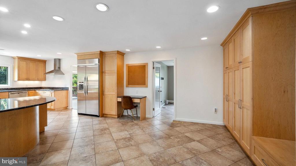 11121 BROAD GREEN DRIVE