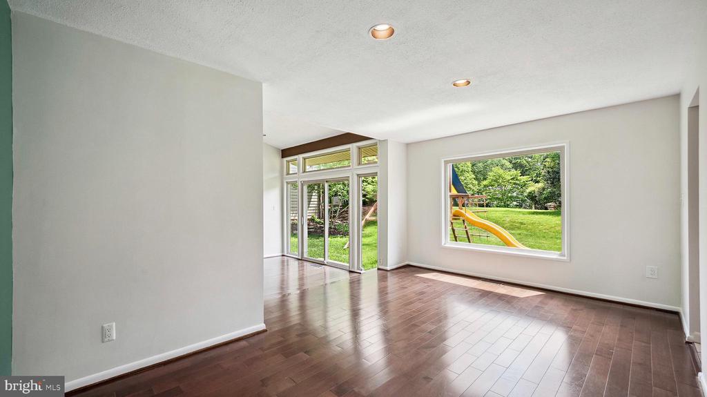 11121 BROAD GREEN DRIVE